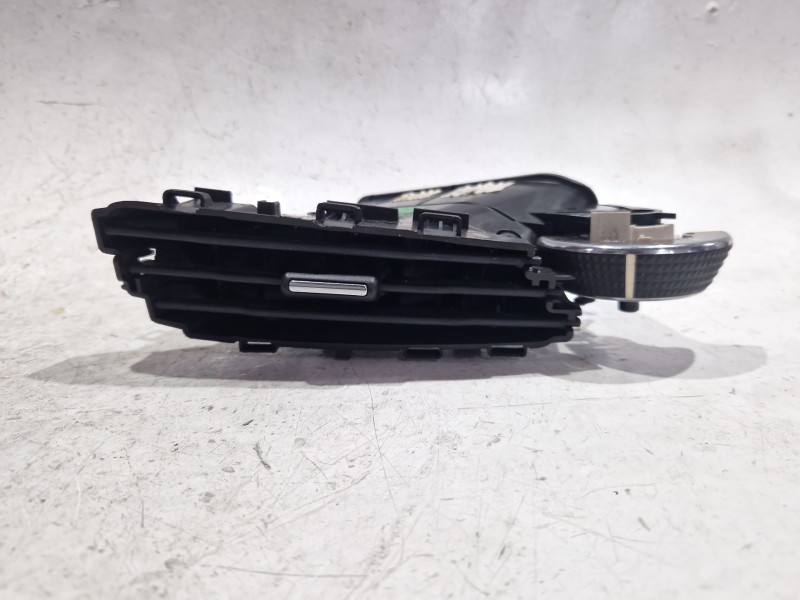 Recambio de aireador derecho para ford focus iii 1.0 ecoboost referencia OEM IAM BM51A014L20  