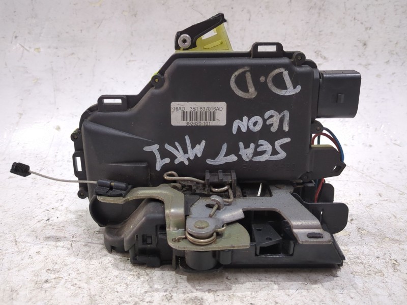 Recambio de cerradura puerta delantera derecha para seat leon (1m1) 1.9 tdi referencia OEM IAM 3B1837016AD  