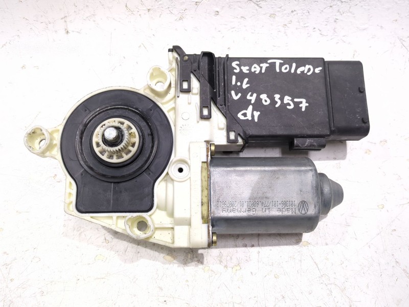 Recambio de motor elevalunas delantero derecho para seat toledo ii (1m2) 1.6 referencia OEM IAM 101434203  