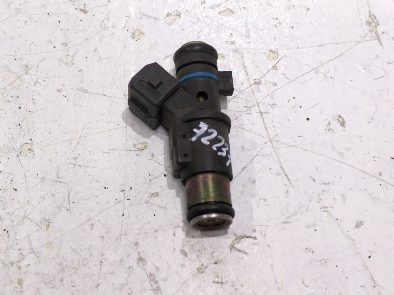 Recambio de inyector para peugeot 306 (7b, n3, n5) 1.6 sr referencia OEM IAM 01F002A  