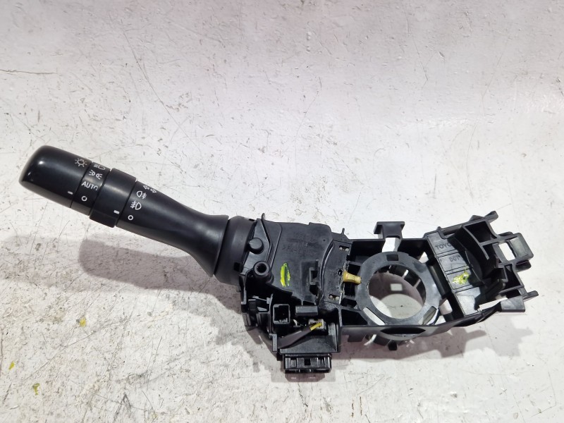 Recambio de mando intermitentes para toyota avensis sedán (_t27_) 2.0 d-4d (adt270_) referencia OEM IAM 17F373  