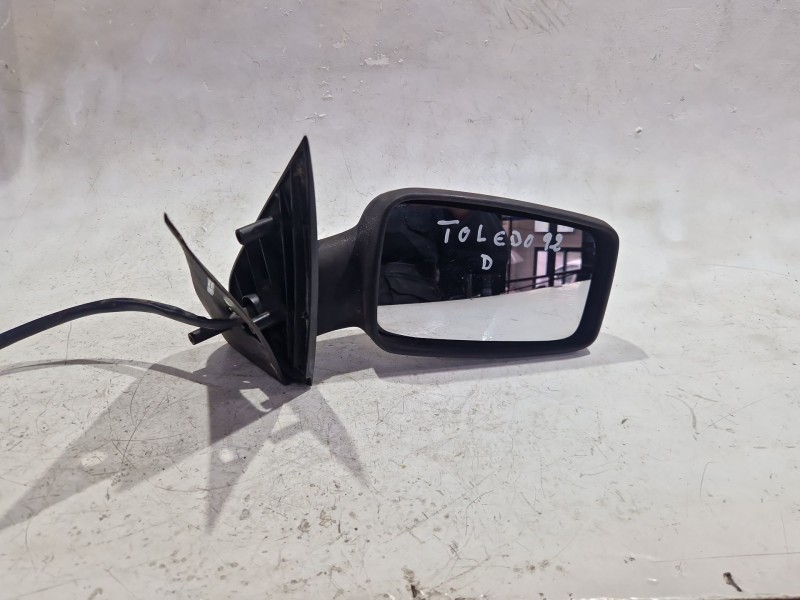 Recambio de retrovisor derecho para seat toledo i (1l2) 2.0 i referencia OEM IAM E9010039  