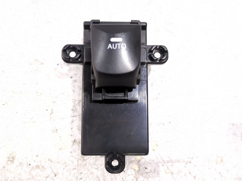 Recambio de mando elevalunas delantero derecho para hyundai i30 coupé 1.6 crdi referencia OEM IAM 39Y5101320  