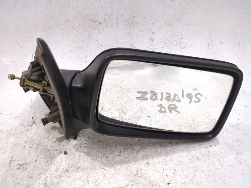 Recambio de retrovisor derecho para seat ibiza ii (6k1) 1.4 i referencia OEM IAM 415312302  