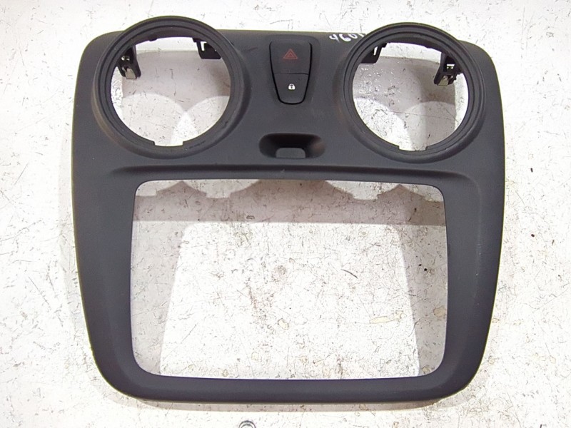 Recambio de boton emergencia para dacia dokker 1.5 dci referencia OEM IAM E3160101  