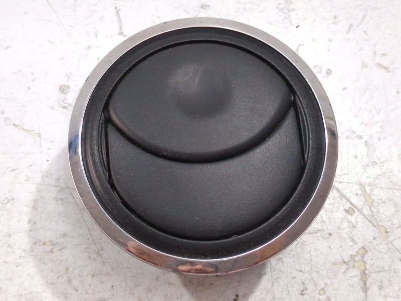 Recambio de aireador para dacia dokker 1.5 dci referencia OEM IAM 8200212480P  