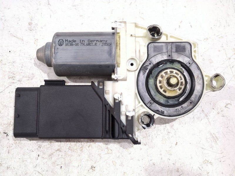Recambio de motor elevalunas delantero derecho para volkswagen golf iv (1j1) 1.9 tdi referencia OEM IAM 9776101434202  