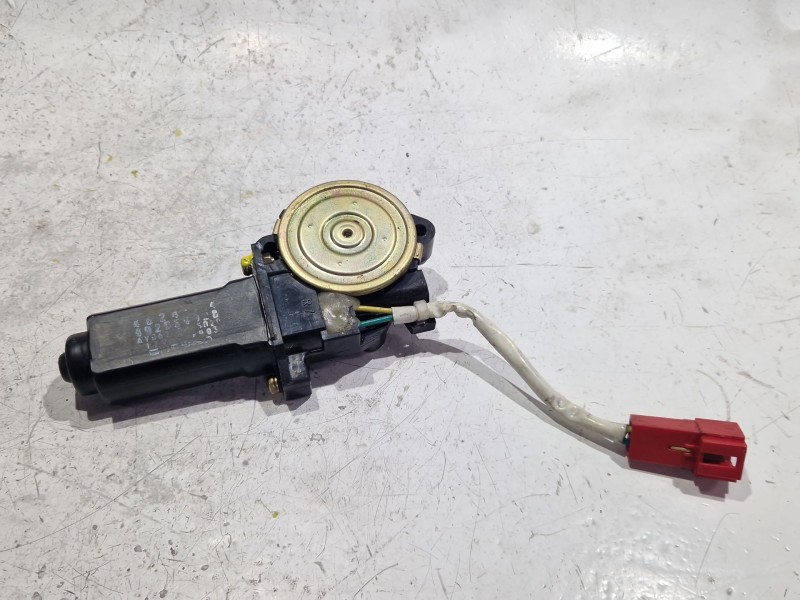 Recambio de motor elevalunas delantero derecho para chrysler neon (pl) 2.0 16v referencia OEM IAM 402058928  