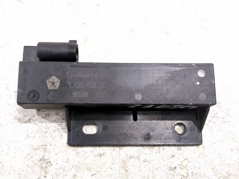 Recambio de antena para fiat freemont (345_) 2.0 jtd 4x4 referencia OEM IAM 68068148AA  