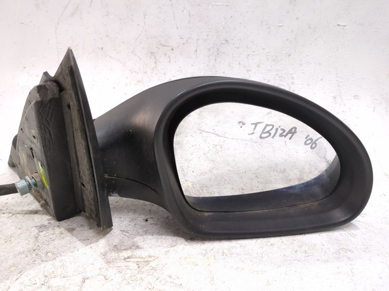 Recambio de retrovisor derecho para seat ibiza iii (6l1) 1.4 tdi referencia OEM IAM 876048  
