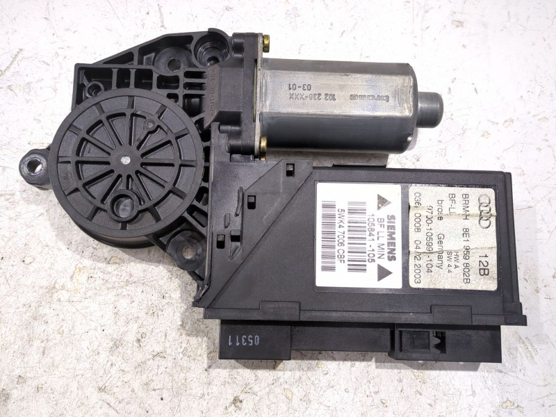Recambio de motor elevalunas delantero derecho para audi a4 b6 (8e2) 1.9 tdi referencia OEM IAM 105841105  