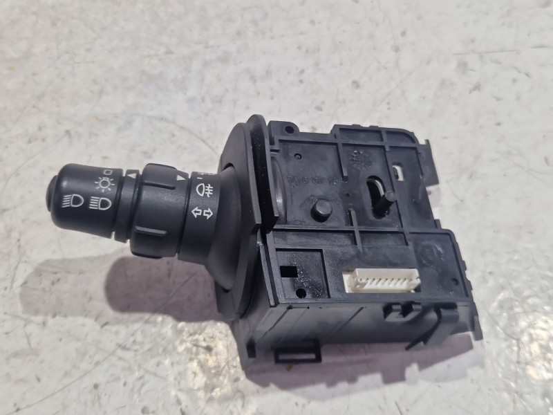 Recambio de mando luces para renault megane scénic 1.5 dci 106 cv referencia OEM IAM 124167  