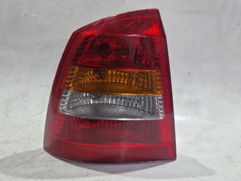 Recambio de piloto trasero izquierdo para opel astra f berlina (1991) 1.6 si referencia OEM IAM 29059010  