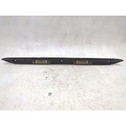 Recambio de moldura porton trasero para mercedes-benz clase c (w202) c 180 (202.018) referencia OEM IAM 2027500427  