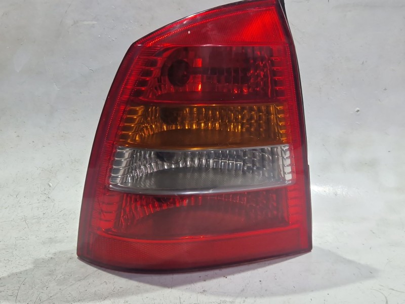 Recambio de piloto trasero izquierdo para opel astra f berlina (1991) 1.6 si referencia OEM IAM 29059010  