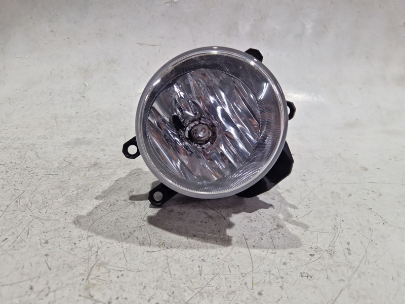 Recambio de faro antiniebla derecho para toyota yaris (_p13_) 1.5 hybrid (nhp130_) referencia OEM IAM 89208265  