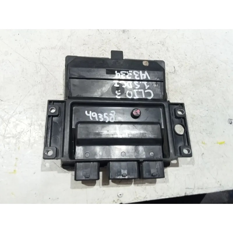 Recambio de centralita inyeccion para renault clio iii 1.5 dci referencia OEM IAM 8200399038  