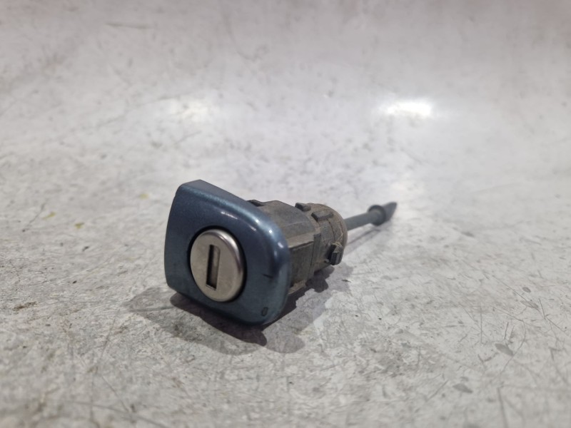 Recambio de bombin puerta delantera izquierda para volkswagen polo iv (9n_, 9a_) 1.9 sdi referencia OEM IAM 6L4837167VS3  