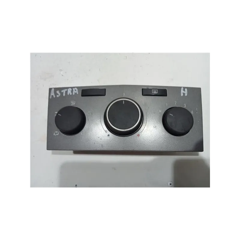Recambio de mandos climatizador para opel astra h berlina (2004) 1.6 referencia OEM IAM 13201298  