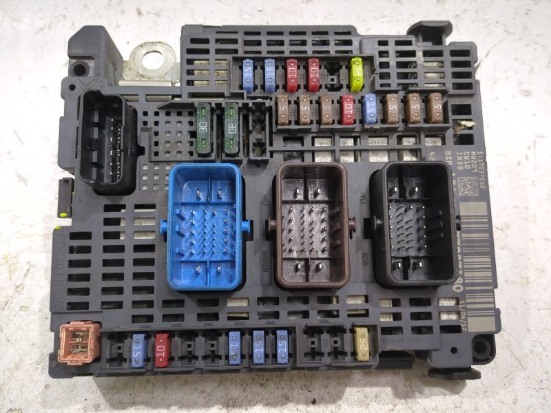 Recambio de caja reles / fusibles para citroën c4 ii (nc_) 1.4 vti 95 referencia OEM IAM 9677987180  