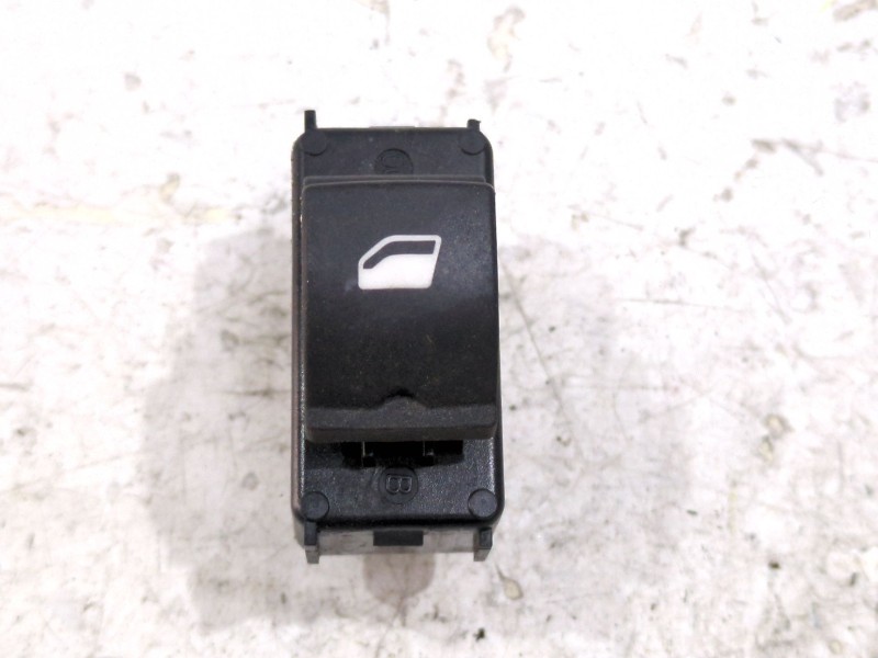 Recambio de mando elevalunas delantero derecho para peugeot 208 1.6 hdi referencia OEM IAM 96751118ZD  