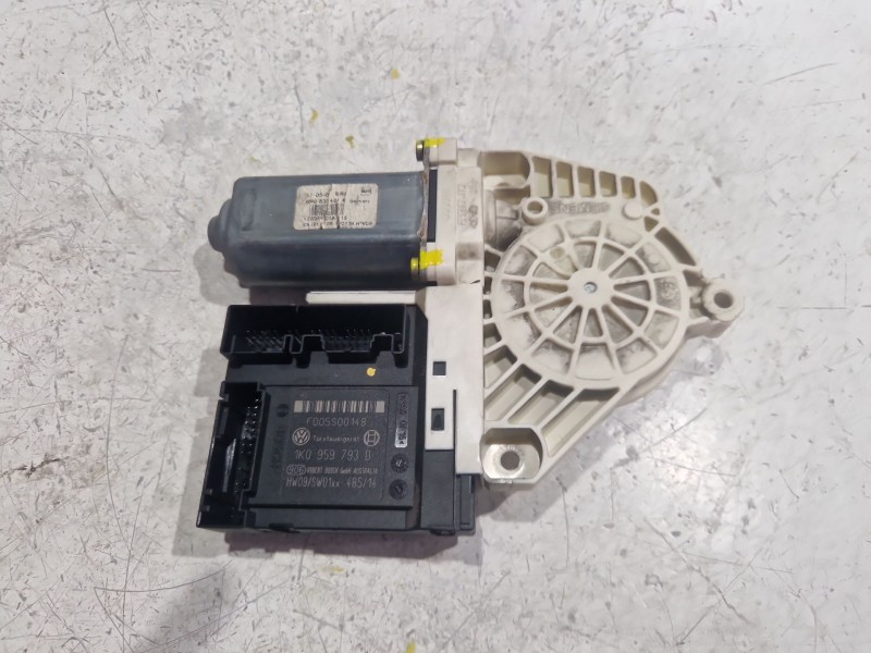 Recambio de motor elevalunas delantero izquierdo para seat leon (1p1) 1.9 tdi referencia OEM IAM F005S00148  