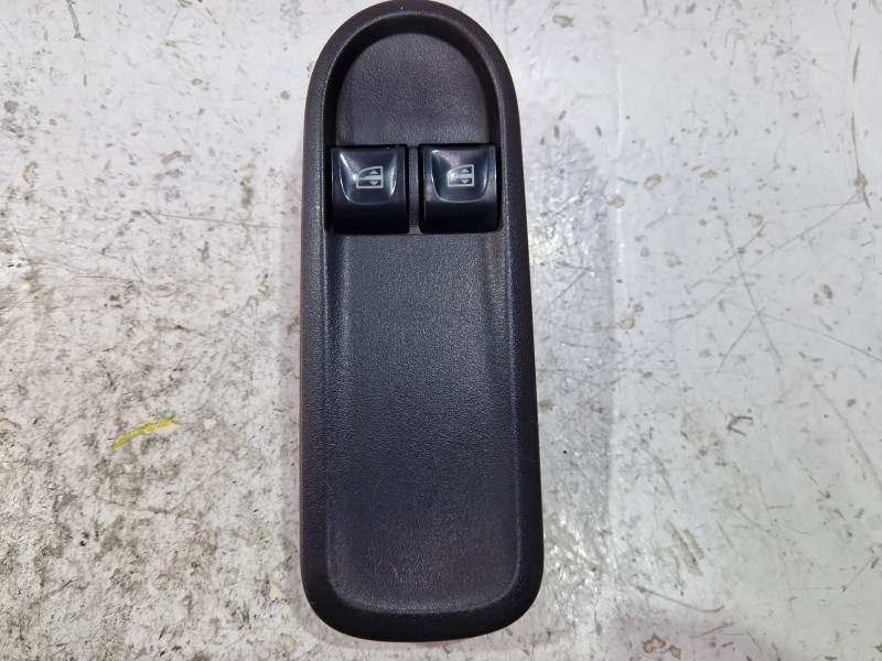 Recambio de mando elevalunas delantero izquierdo para fiat bravo ii (198_) 1.9 d multijet (198axc1b) referencia OEM IAM 80960429