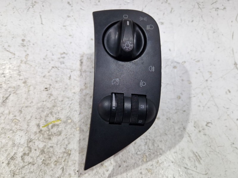 Recambio de mando luces para volkswagen polo iii (6n1) 64 1.9 d referencia OEM IAM 6N1941531M  