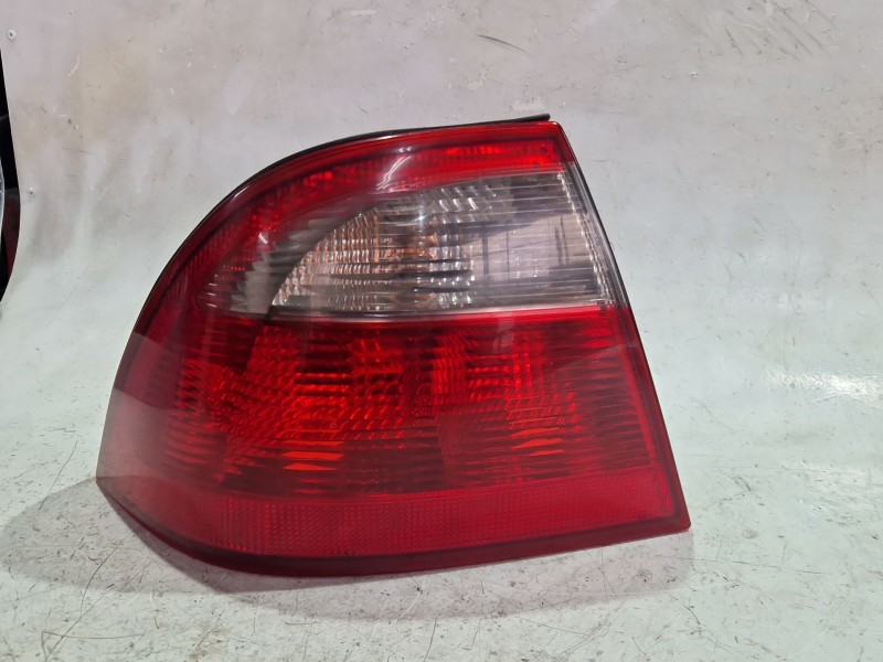 Recambio de piloto trasero izquierdo para saab 9-5 berlina (06.2001) 2.3 turbo referencia OEM IAM 8F49010454  