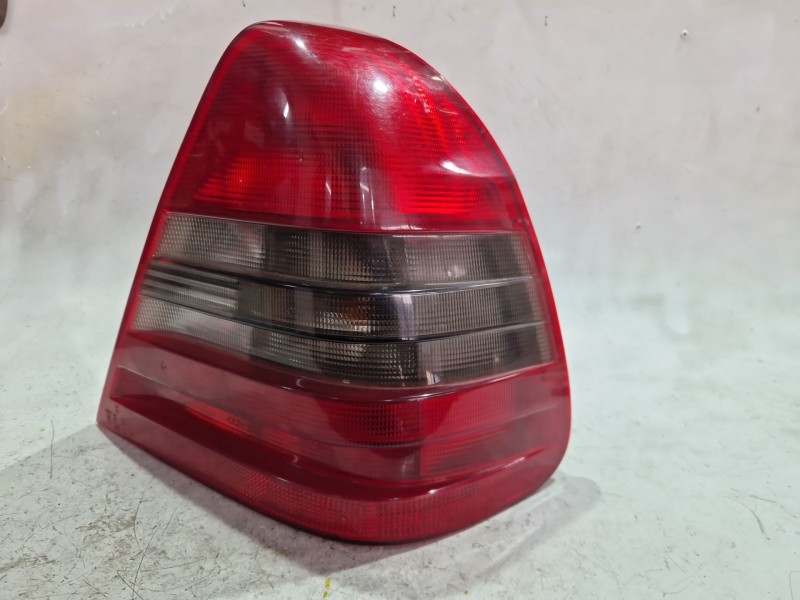 Recambio de piloto trasero derecho para mercedes-benz clase c (w202) c 280 (202.028) referencia OEM IAM Ulo3301  