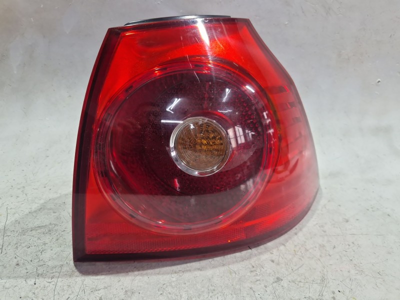 Recambio de piloto trasero derecho para volkswagen golf v (1k1)(2003) 1.6 referencia OEM IAM 4VFX13404AA  