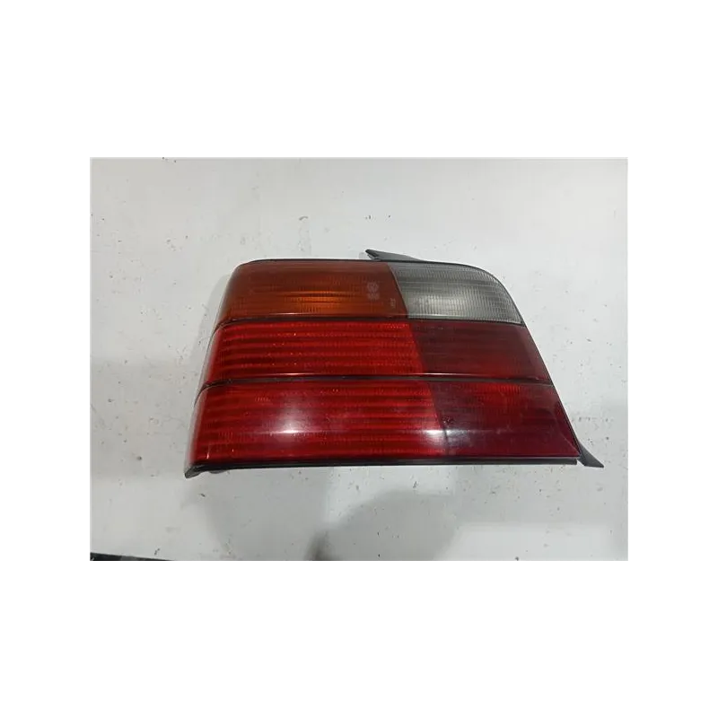 Recambio de piloto trasero izquierdo para bmw serie 3 berlina (e36)(1990) 316 i referencia OEM IAM E63259  