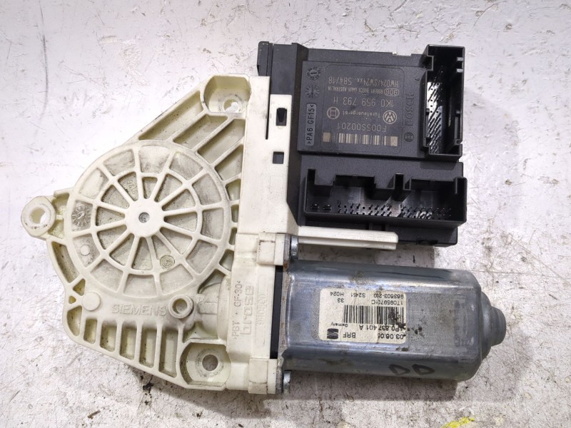 Recambio de motor elevalunas delantero izquierdo para seat leon (1p1) 2.0 tdi 16v referencia OEM IAM 1P0837401A  