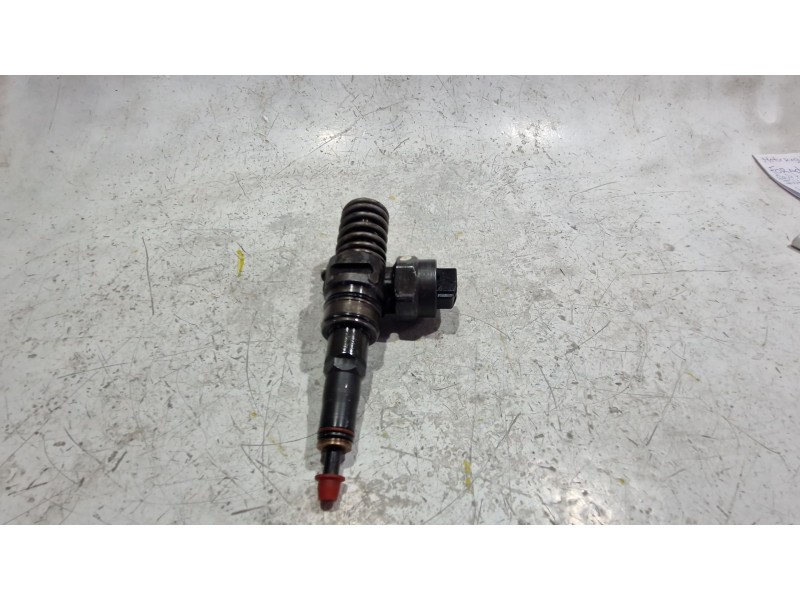 Recambio de inyector para volkswagen passat berlina (3b3)(2000) 1.9 tdi referencia OEM IAM 038130073AA  