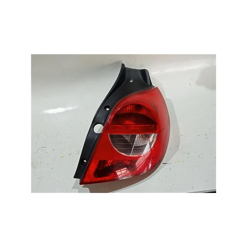 Recambio de piloto trasero derecho para renault clio iii (2005) 1.1 75 cv referencia OEM IAM 89070838  