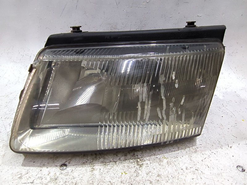 Recambio de faro delantero izquierdo para volkswagen passat b5 (3b2) 1.9 tdi 4motion referencia OEM IAM 14742500  