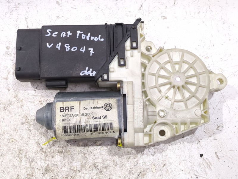 Recambio de motor elevalunas delantero derecho para seat toledo ii (1m2) 1.9 tdi referencia OEM IAM 105527301  