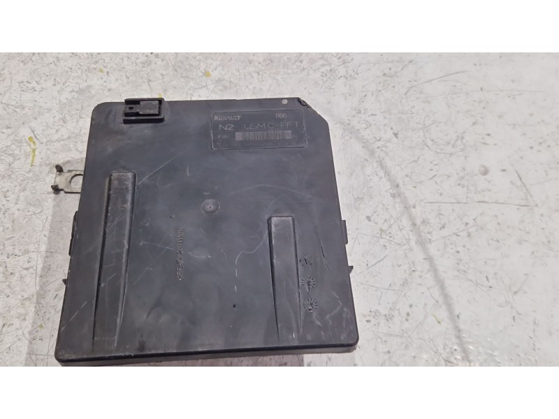 Recambio de caja fusibles/rele para renault scénic ii (jm0/1_) 1.6 16v (jm1r) referencia OEM IAM 8200481866  