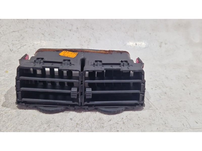 Recambio de aireador central para toyota yaris (_p9_) 1.4 d-4d (nlp90_) referencia OEM IAM PPT20  