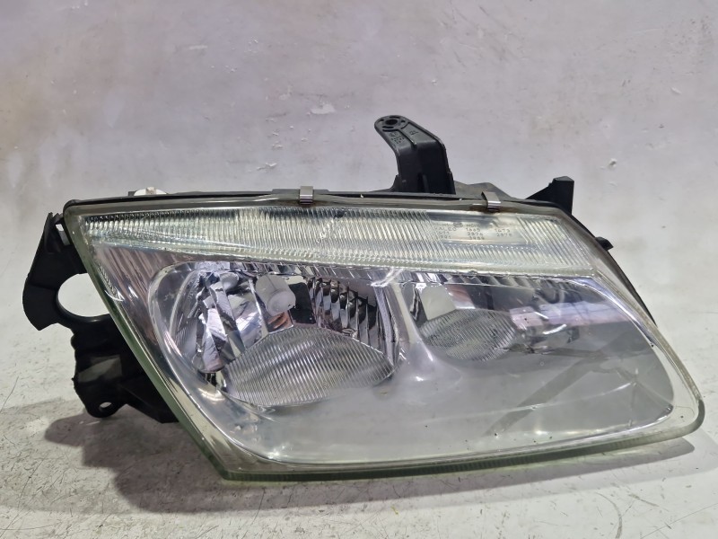 Recambio de faro delantero derecho para nissan almera ii hatchback (n16) 2.2 dci referencia OEM IAM 26010BN01A  