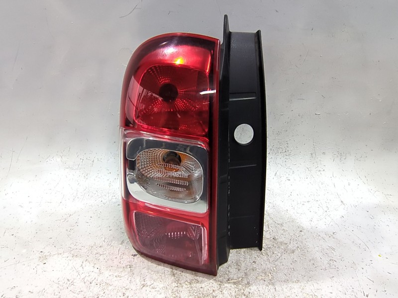 Recambio de piloto trasero izquierdo para dacia duster i (2010) 1.5 dci referencia OEM IAM 265551679R  