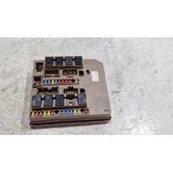 CAJA RELES / FUSIBLES 674660A 