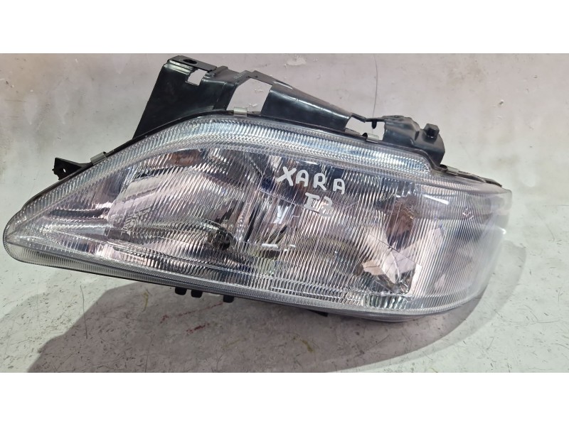 Recambio de faro delantero izquierdo para citroën xsara picasso (n68) 1.6 hdi referencia OEM IAM 3521107L  