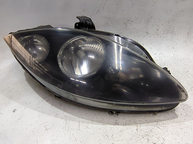 Recambio de faro delantero derecho para seat leon (1p1) 1.9 tdi referencia OEM IAM 5P1941006D  