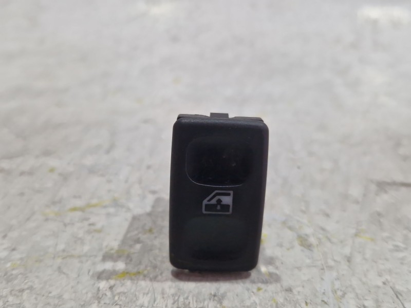 Recambio de boton elevalunas derecho para volkswagen polo iii (6n1)(09.1994) 55 1.3 referencia OEM IAM 191959855  