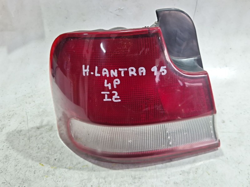 Recambio de piloto trasero izquierdo para hyundai lantra familiar (rd)(1996) 1.6 16v referencia OEM IAM 125627W  