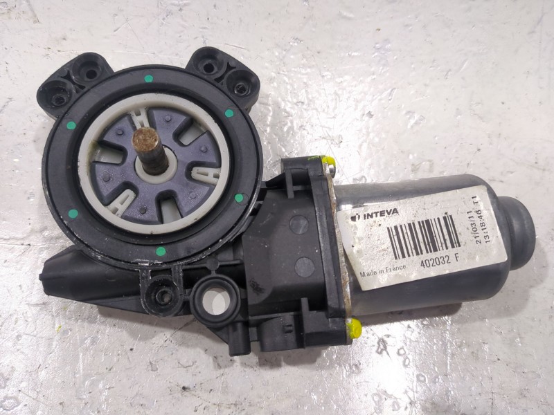 Recambio de motor elevalunas delantero derecho para nissan qashqai j10 01 2007 dci referencia OEM IAM 402032F  