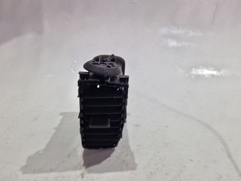 Recambio de aireador central para nissan micra iii (k12) 1.2 16v referencia OEM IAM 68750BC600  