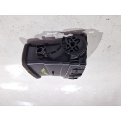 Recambio de aireador central para nissan micra iii (k12) 1.2 16v referencia OEM IAM 68750BC600  