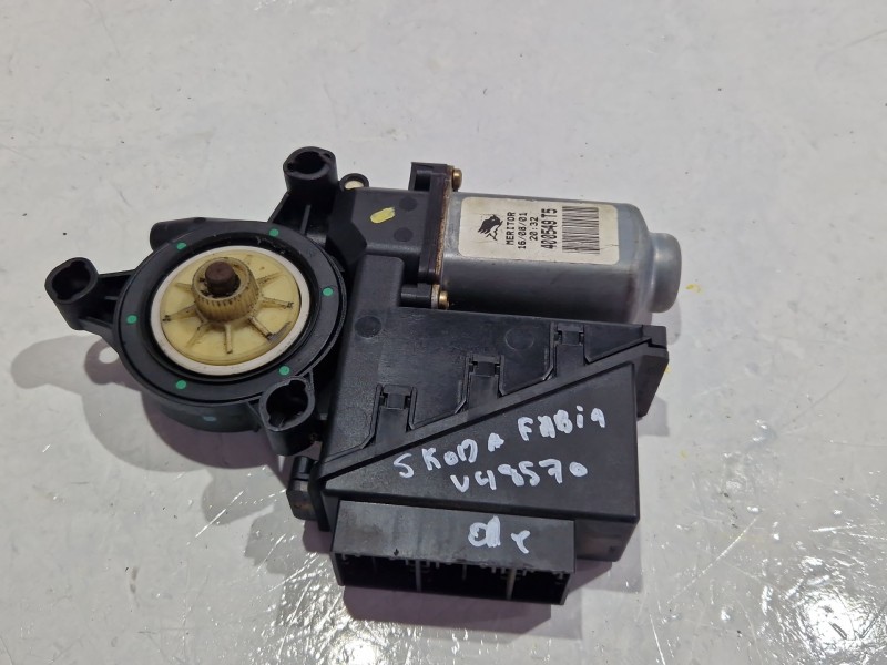 Recambio de motor elevalunas delantero derecho para skoda fabia i (6y2) 1.9 sdi referencia OEM IAM 6Q1959802  